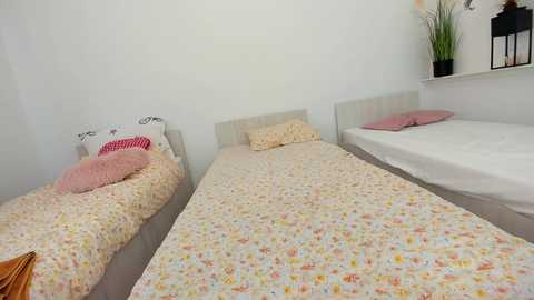 ehotlovea free recording from 