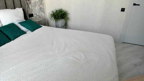 tenderness_18 free recording from 2025-06-13 04:26:00