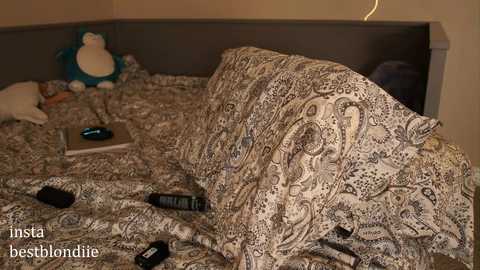 bestblondiiecb free recording from 2025-06-15 21:35:00