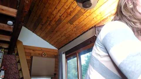 shy_college_girl free recording from 2025-06-16 03:17:00