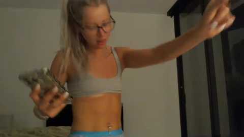 lilyyymonroee free recording from 2025-07-13 01:18:00