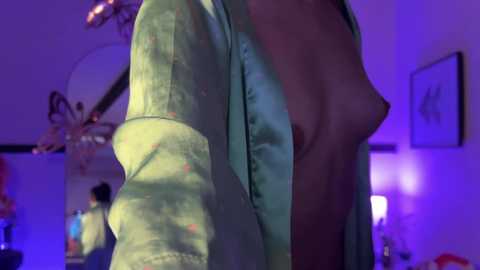 sweet_littleee free recording from 2025-07-18 20:02:00