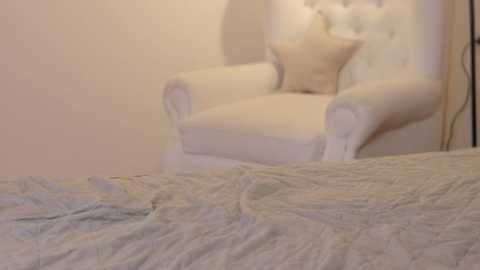 ella_twinkle free recording from 2025-12-14 00:29:00