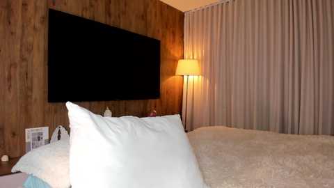 camilagomezz free recording from 2025-07-25 03:09:00