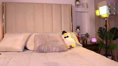 sary_hott free recording from 2025-08-11 19:13:00