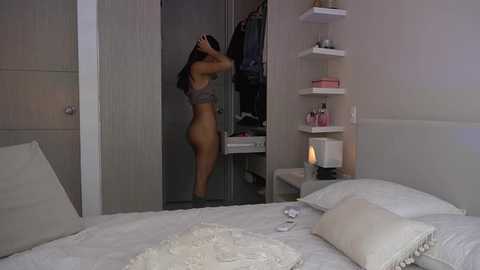 veroniqe_lounge free recording from 2025-08-11 17:06:00