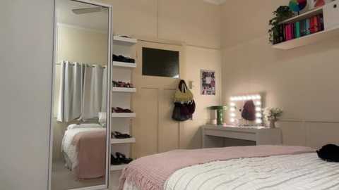 cuddlymoana free recording from 2025-08-12 08:25:00