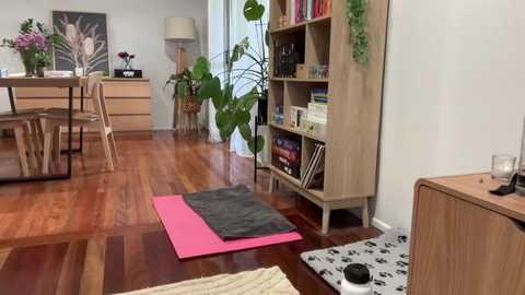 julietmills free recording from 2025-08-12 03:34:00