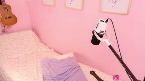 little_effy18_ free recording from 2025-08-14 03:20:00