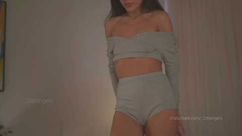 _2strangers free recording from 2025-08-18 06:45:00