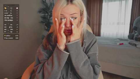 mia_milagros free recording from 2025-08-18 06:39:00