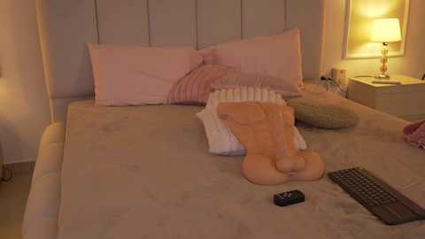 ashley_ospino free recording from 2025-08-20 03:59:00