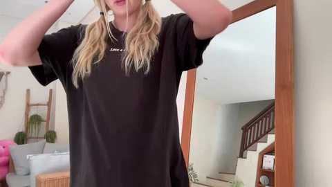 itslunaaaaa free recording from 2025-08-20 02:00:00