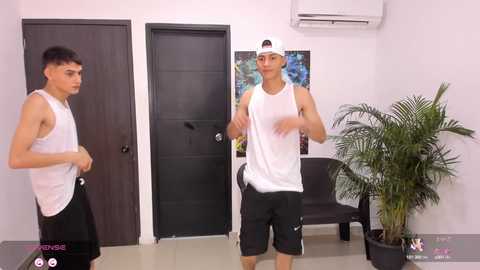 voyeurism_guys free recording from 2025-09-05 04:43:00