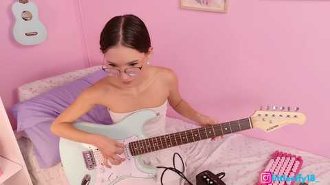 little_effy18_ free recording from 2025-09-08 06:04:00