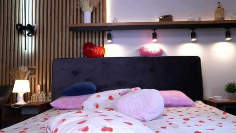 excellent_ella free recording from 2025-09-16 14:58:00