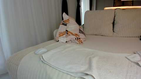 saradiamond01 free recording from 2025-09-30 13:54:00