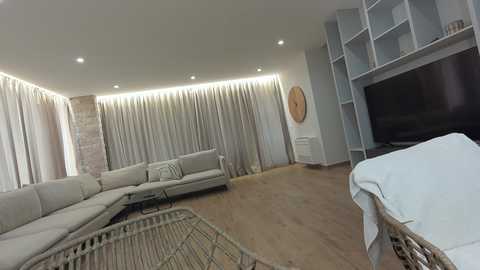 ehotlovea free recording from 2025-10-05 06:15:00