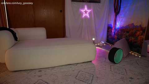 lucy_gooosey free recording from 2025-10-09 01:11:00