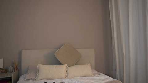 veroniqe_lounge free recording from 2025-10-12 02:30:00