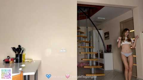 chloe_show free recording from 2025-10-13 15:17:00