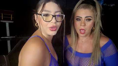 little_sharol free recording from 2025-10-13 23:09:00