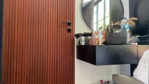 luvlivvyy free recording from 2025-10-14 04:50:00