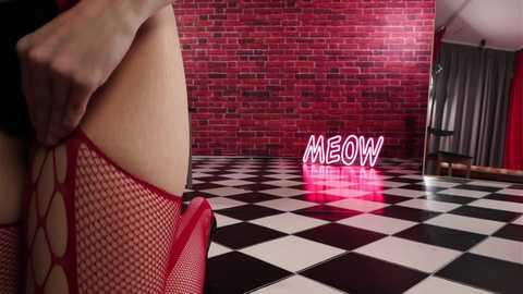_meganmeow_ free recording from 2025-10-15 22:17:00