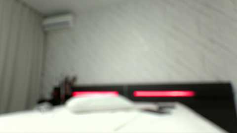 blonde_bigtits free recording from 2025-10-15 22:26:00