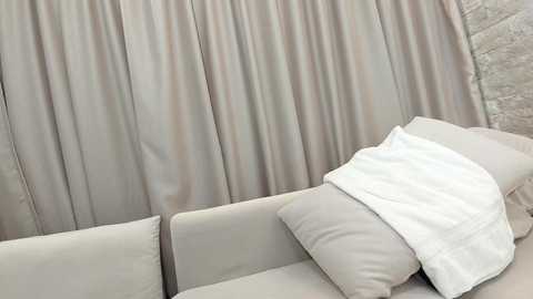 ehotlovea free recording from 2025-10-15 04:43:00