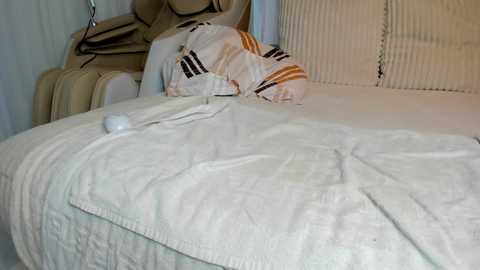 saradiamond01 free recording from 2025-10-15 14:29:00