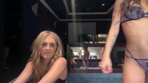 alyssastonee free recording from 2025-10-16 03:52:00