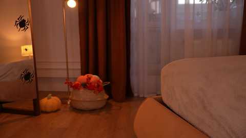 roxy_blue_eyed_ free recording from 2025-10-17 13:54:00