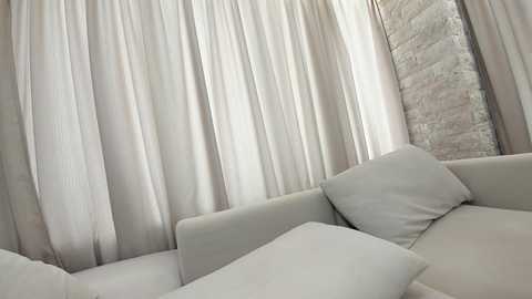 ehotlovea free recording from 2025-10-18 08:35:00