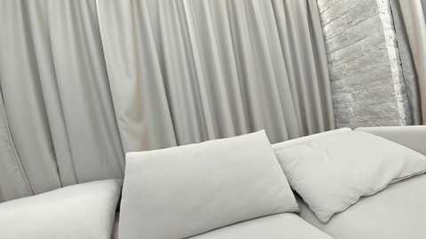 ehotlovea free recording from 2025-10-19 02:28:00