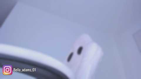 bella_adams_ free recording from 2025-10-20 03:42:00