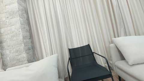 ehotlovea free recording from 2025-10-22 07:37:00