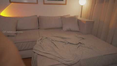 rebeccastonee free recording from 2025-10-22 00:49:00