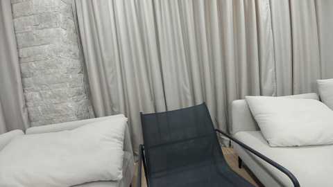 ehotlovea free recording from 2025-10-23 01:45:00