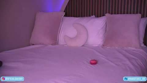 dakota_leex free recording from 2025-10-24 04:00:00