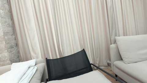 ehotlovea free recording from 2025-10-25 05:47:00