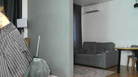 amilia4u free recording from 2025-10-28 09:03:00