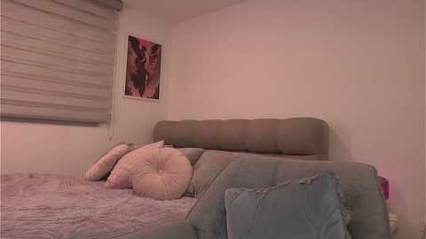 nina_mon free recording from 2025-10-30 05:50:00