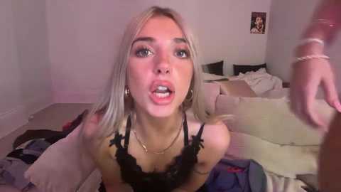 oliviacarterrr free recording from 2025-11-24 08:40:00