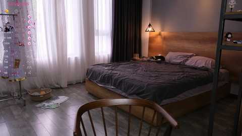 holliwould_ free recording from 2025-12-05 07:55:00