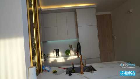 sweetlaurasaenz free recording from 2025-12-10 00:05:00