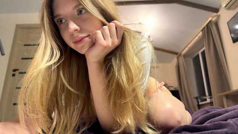 chloe_show free recording from 2025-12-13 15:59:00