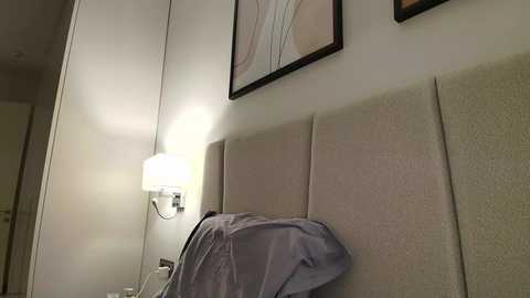 milla_bella free recording from 2025-12-14 00:04:00