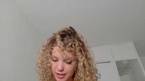 theislandgirl free recording from 2025-12-14 00:58:00