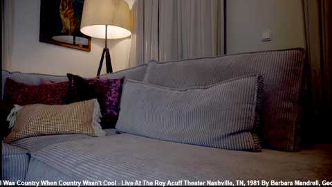 x_lily_x free recording from 2025-12-15 01:05:00